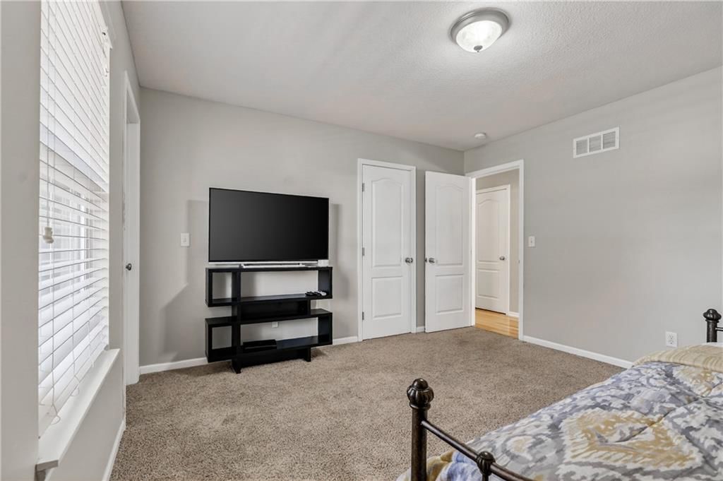 10201 N Willow Avenue — photo 21
