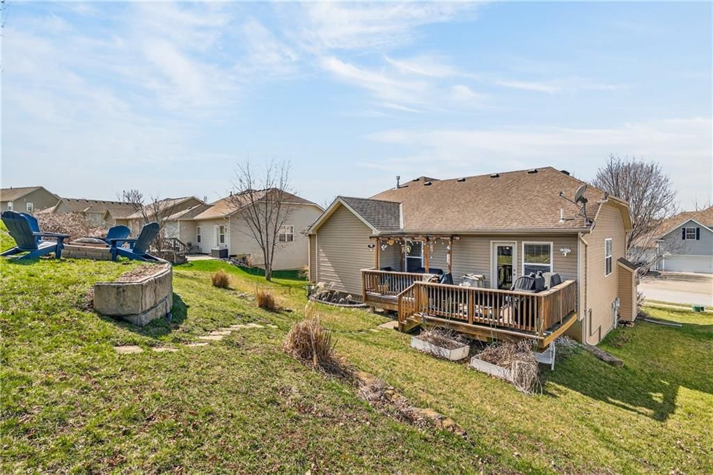 10201 N Willow Avenue — photo 33