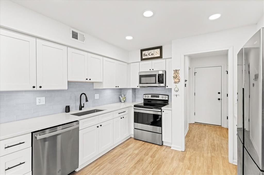 10710 W 115th Street — photo 9