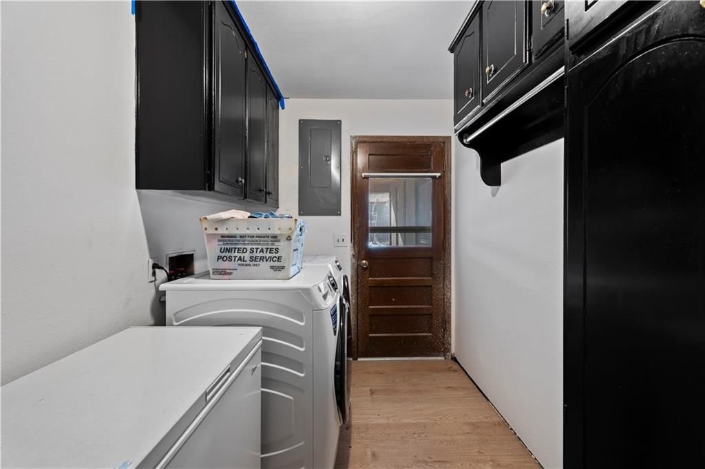 220 E 2nd Avenue — photo 22