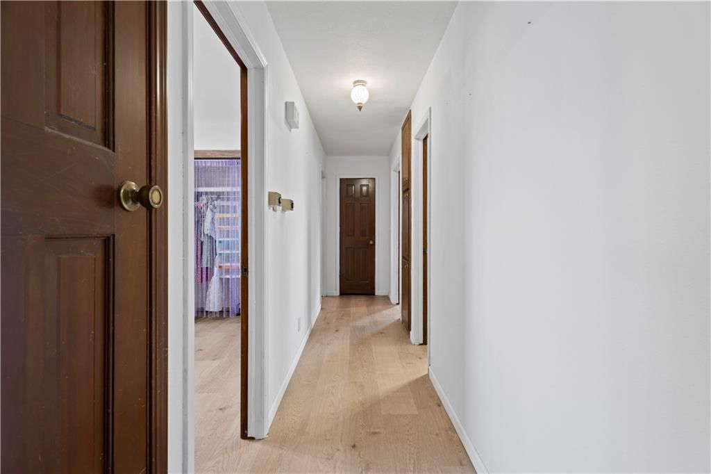220 E 2nd Avenue — photo 38