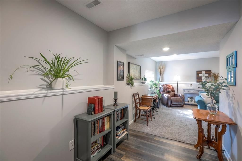 100 N McGee Street — photo 25
