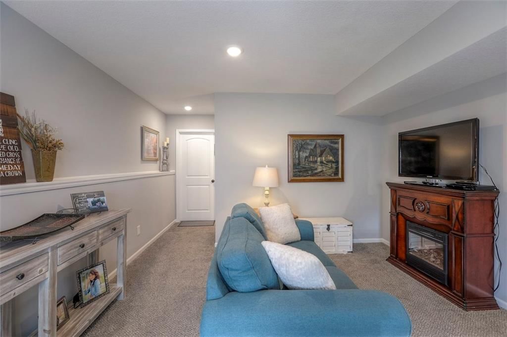 100 N McGee Street — photo 28
