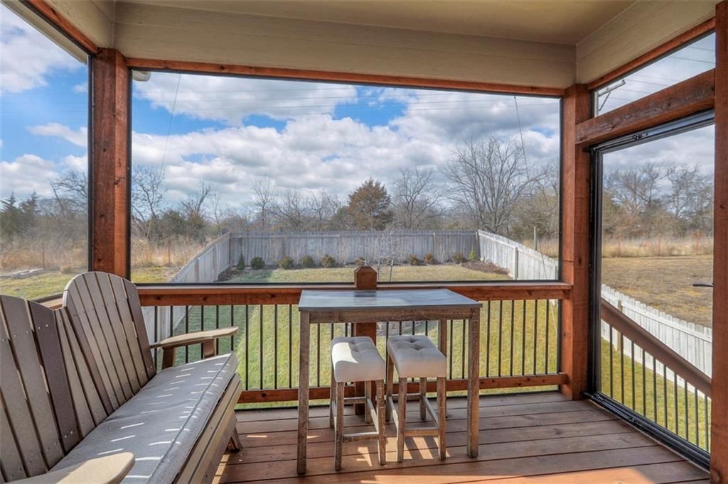 100 N McGee Street — photo 33