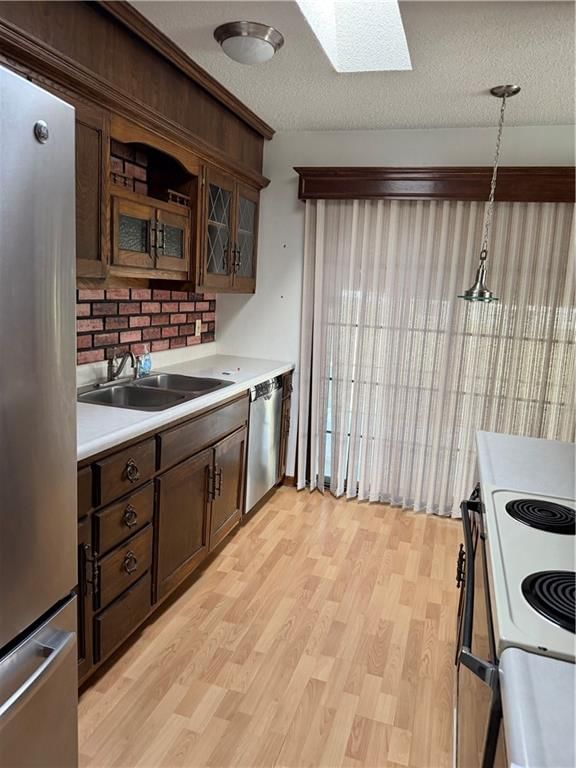 2527 Queen Ridge Drive — photo 16