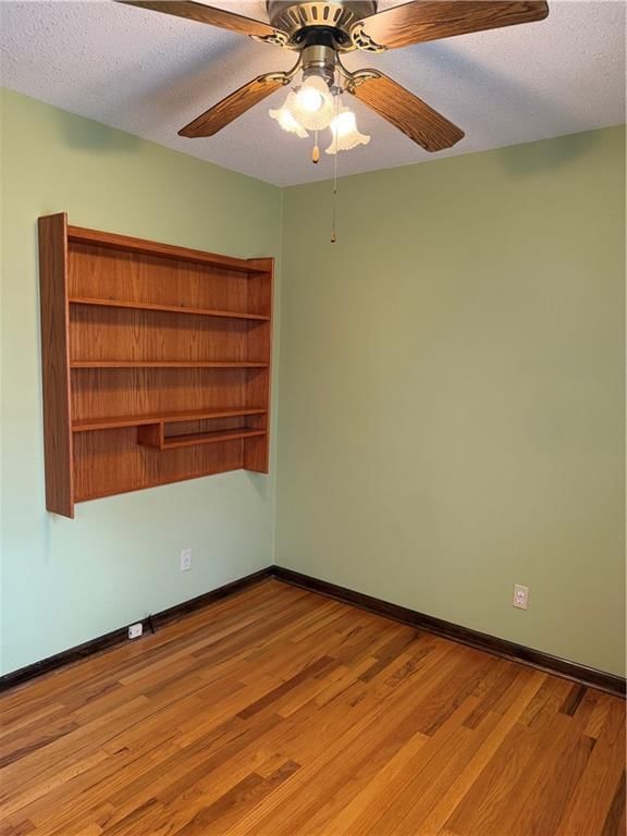 2527 Queen Ridge Drive — photo 30