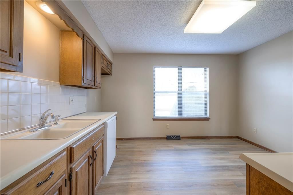 17424 E 41st Terrace S — photo 10