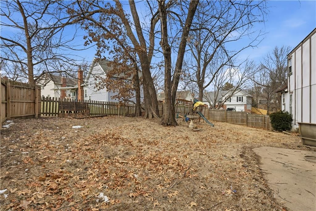 7922 N Northwood Road — photo 35