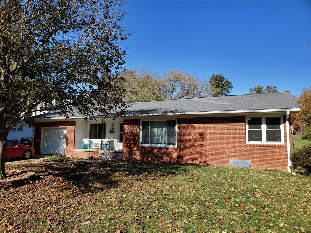 607 Christopher Street — photo 1