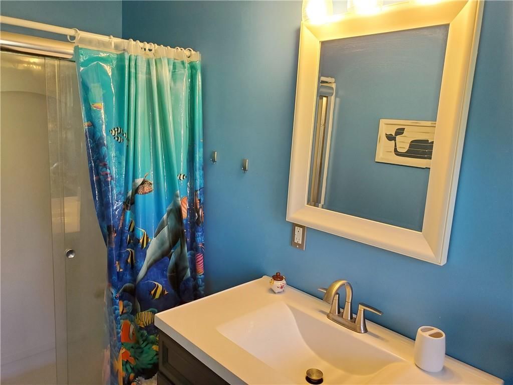 607 Christopher Street — photo 7