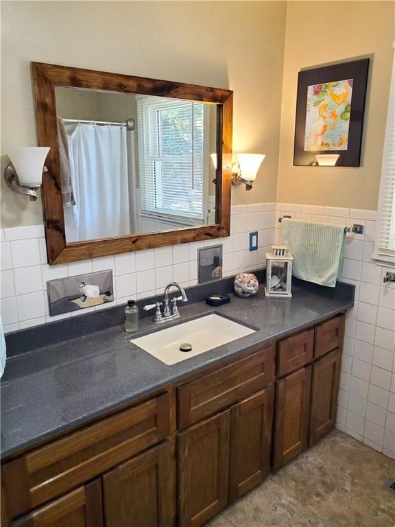 607 Christopher Street — photo 11