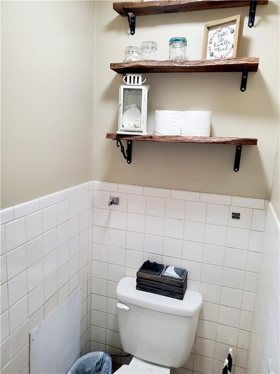 607 Christopher Street — photo 13