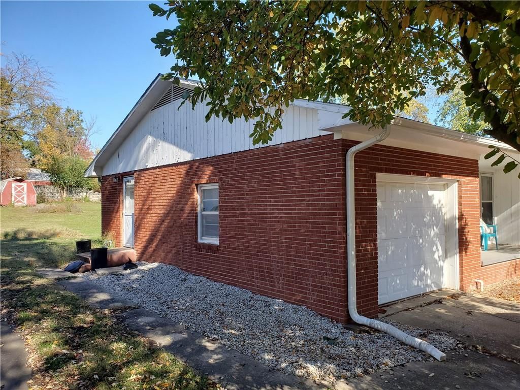 607 Christopher Street — photo 23