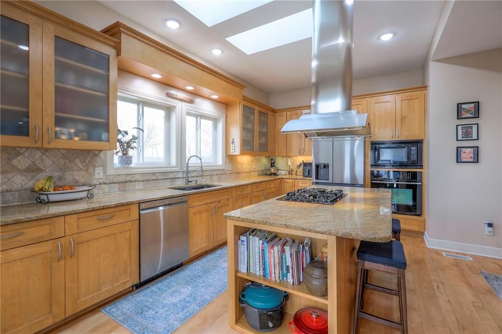 1123 E 49th Street — photo 5
