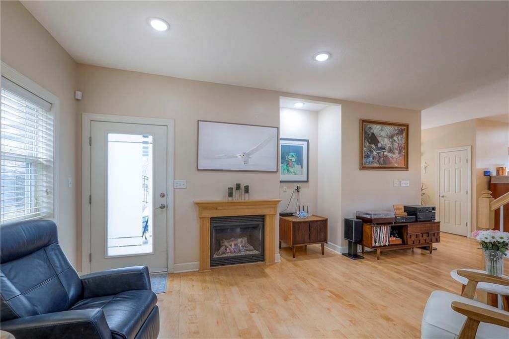 1123 E 49th Street — photo 12