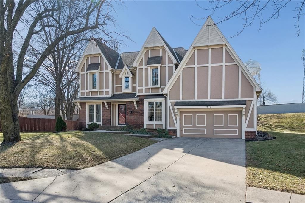 7640 N Lucerne Court, Kansas City, MO