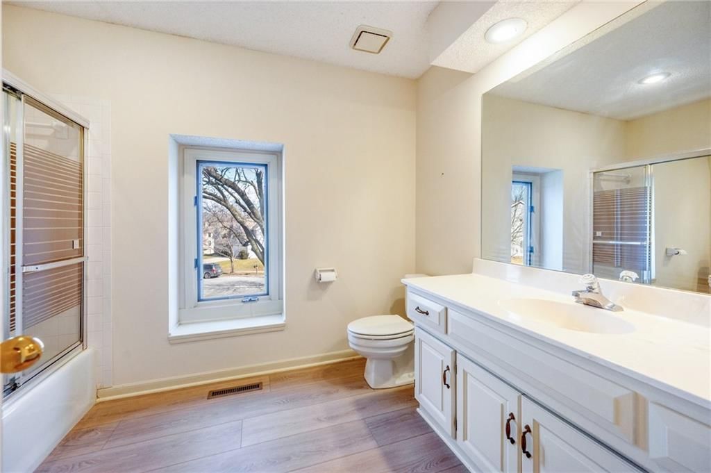 7640 N Lucerne Court — photo 21