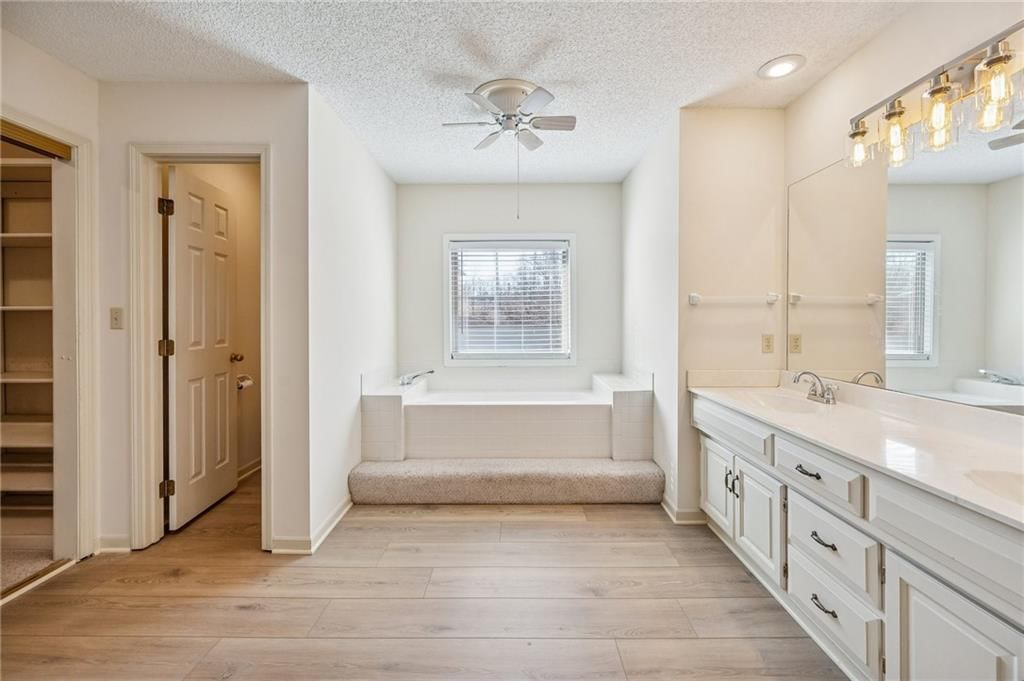 7640 N Lucerne Court — photo 27