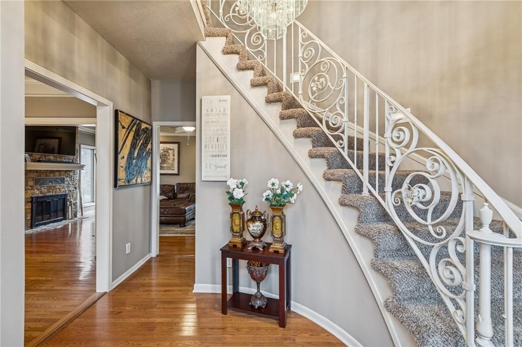 132 The Woodlands Drive — photo 6