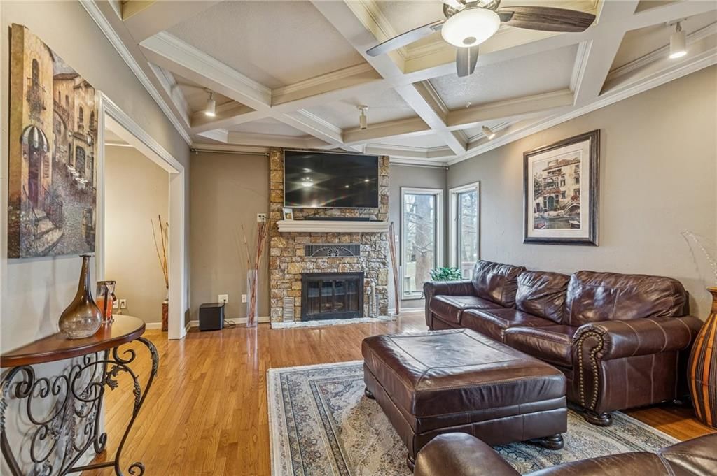 132 The Woodlands Drive — photo 10