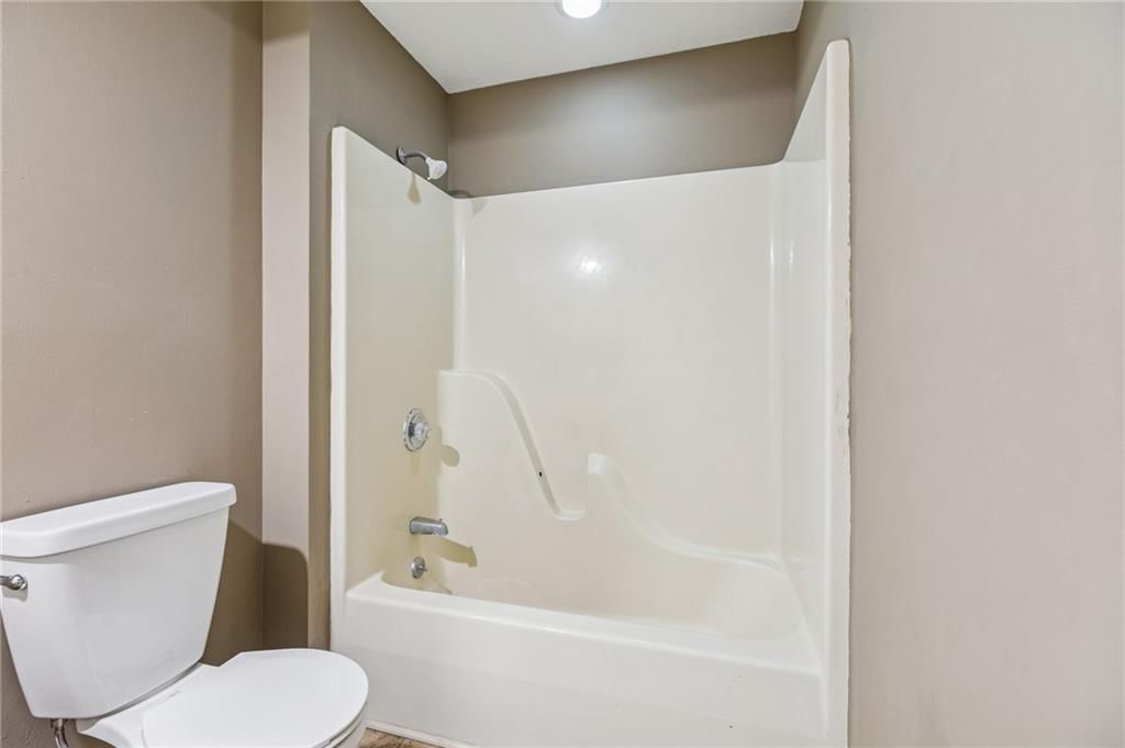132 The Woodlands Drive — photo 32
