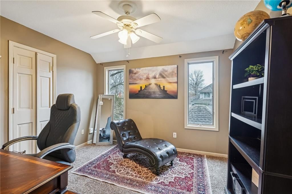 132 The Woodlands Drive — photo 36
