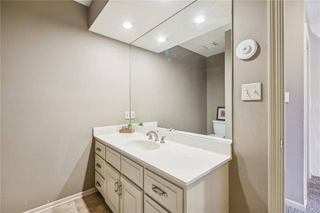 132 The Woodlands Drive — photo 37
