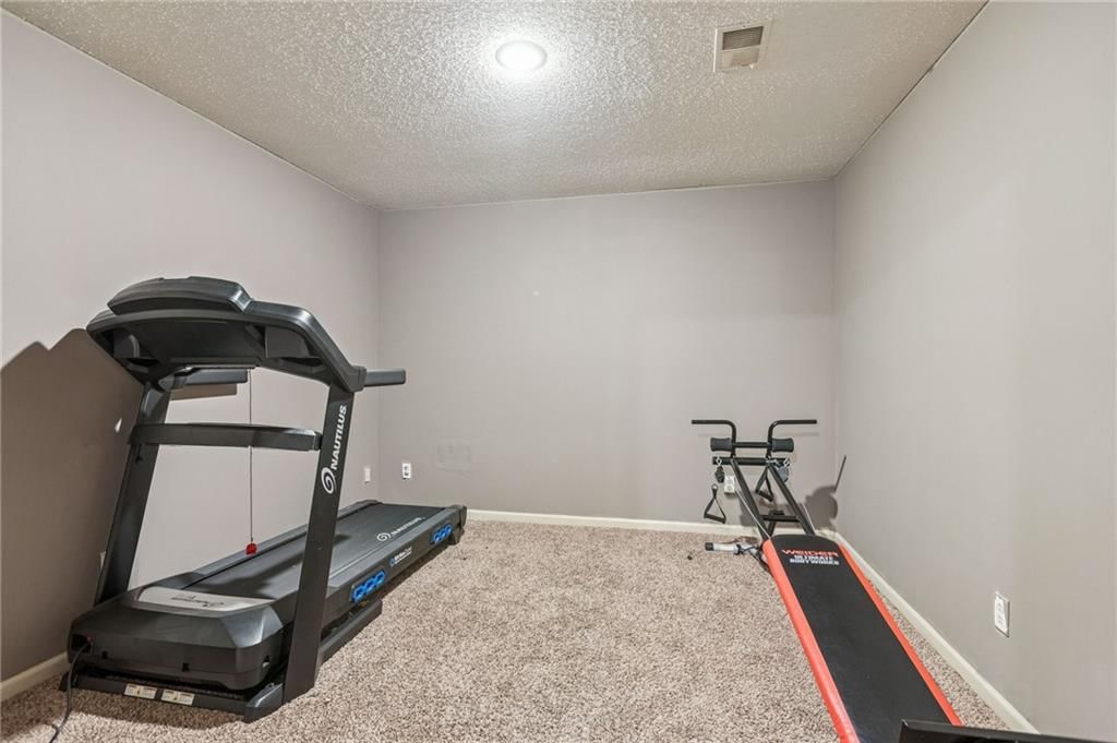 132 The Woodlands Drive — photo 40