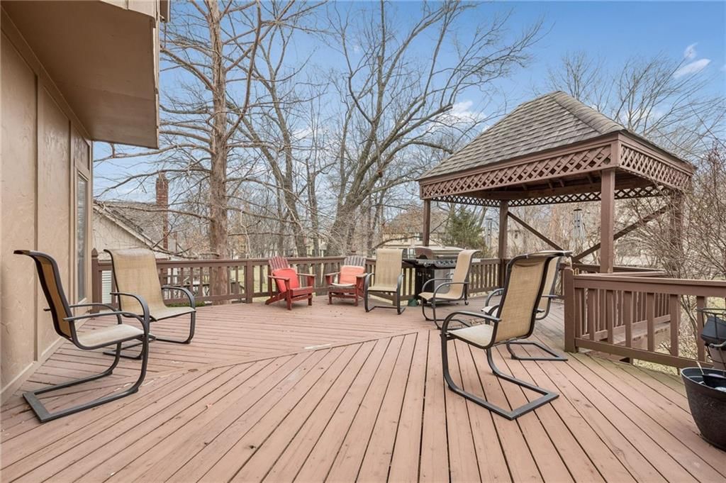 132 The Woodlands Drive — photo 54