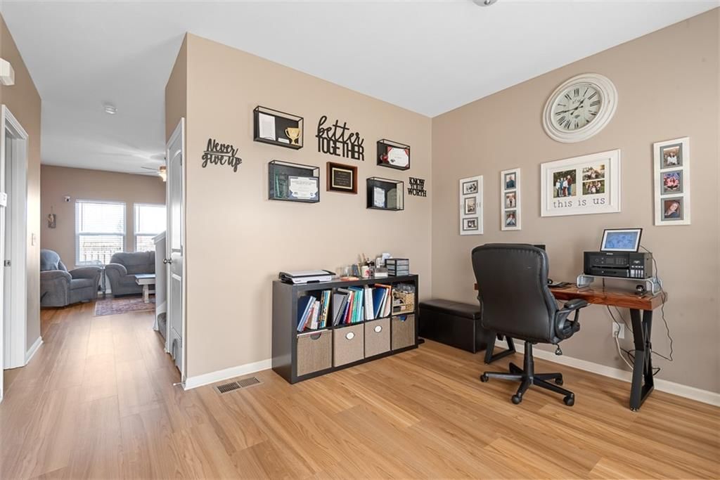 496 E Willow Street — photo 3