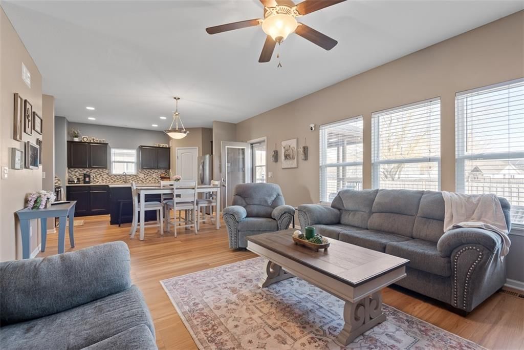 496 E Willow Street — photo 8