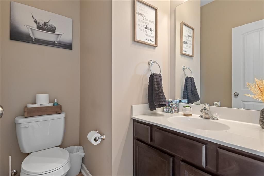 496 E Willow Street — photo 16