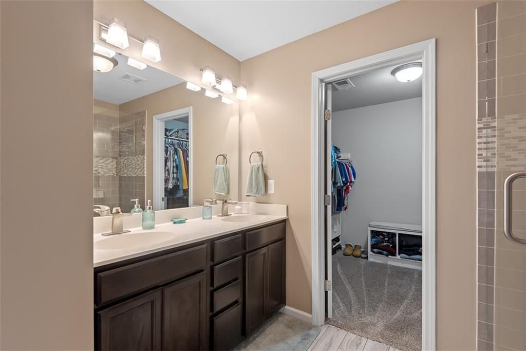 496 E Willow Street — photo 19