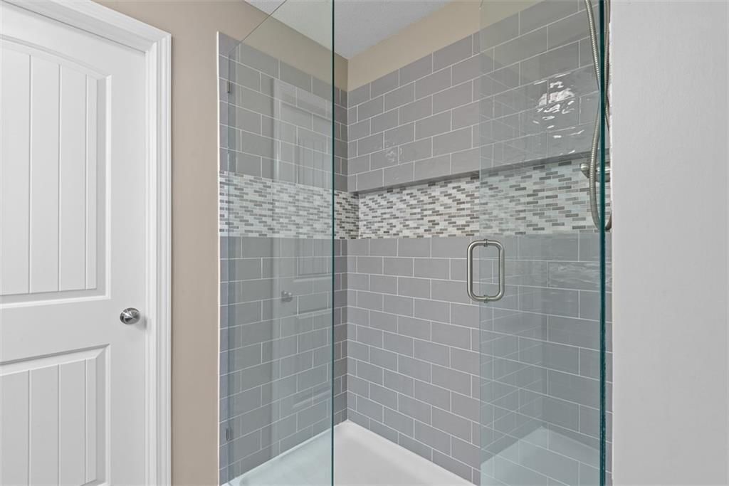 496 E Willow Street — photo 20