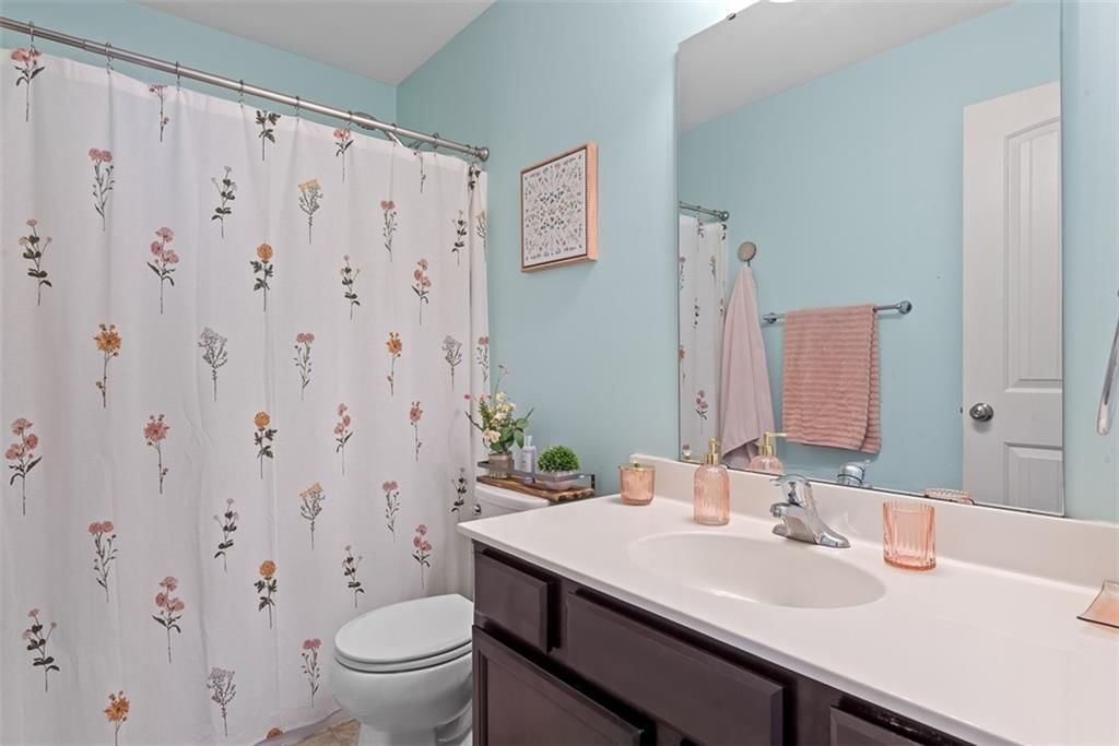 496 E Willow Street — photo 24