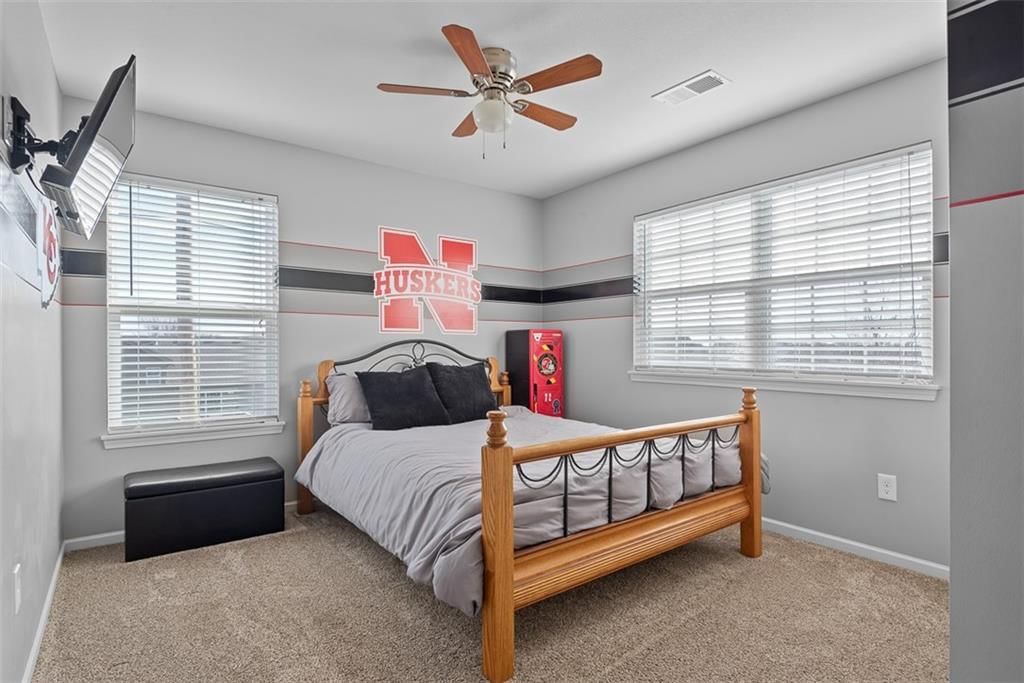 496 E Willow Street — photo 25