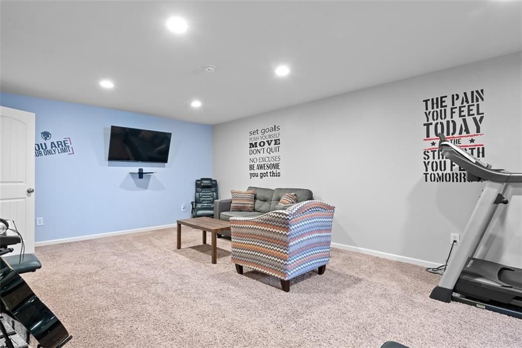 496 E Willow Street — photo 27