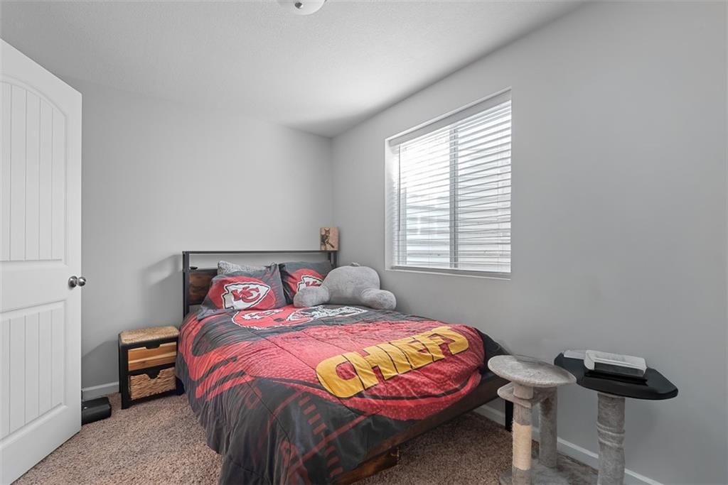 496 E Willow Street — photo 28