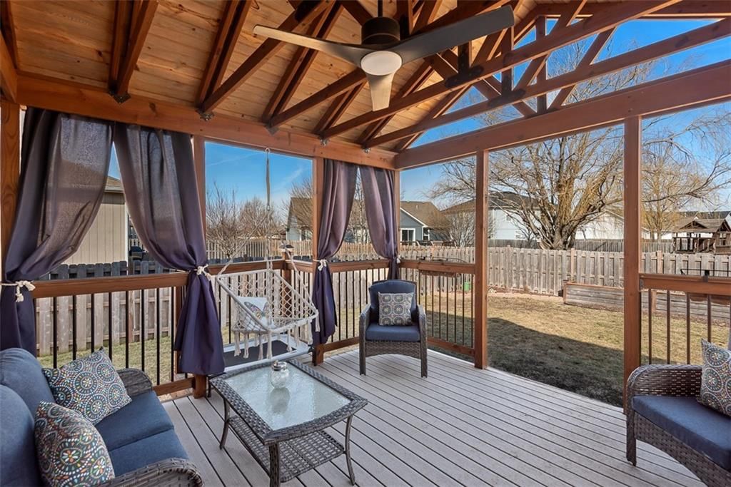496 E Willow Street — photo 30
