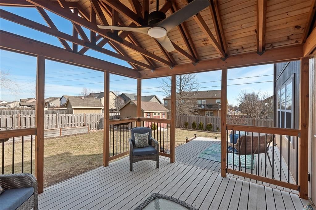 496 E Willow Street — photo 31