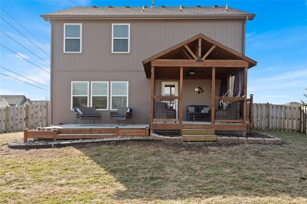 496 E Willow Street — photo 35
