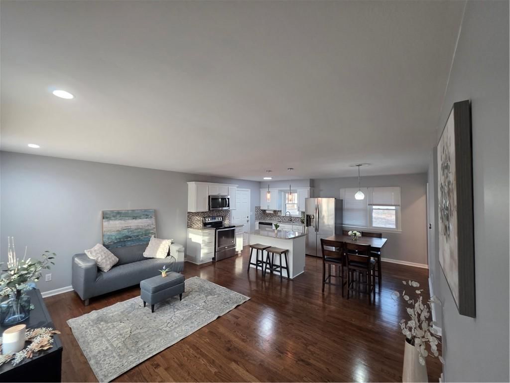 8635 Larsen Street — photo 6