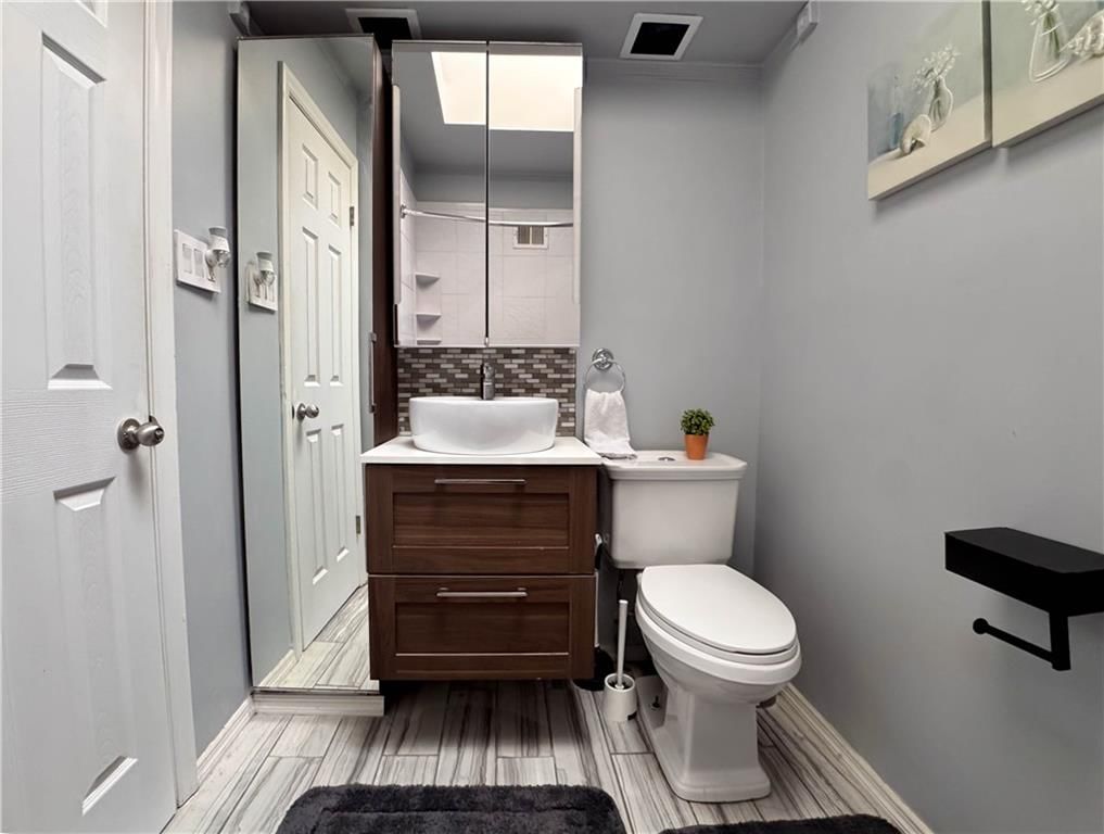 8635 Larsen Street — photo 24
