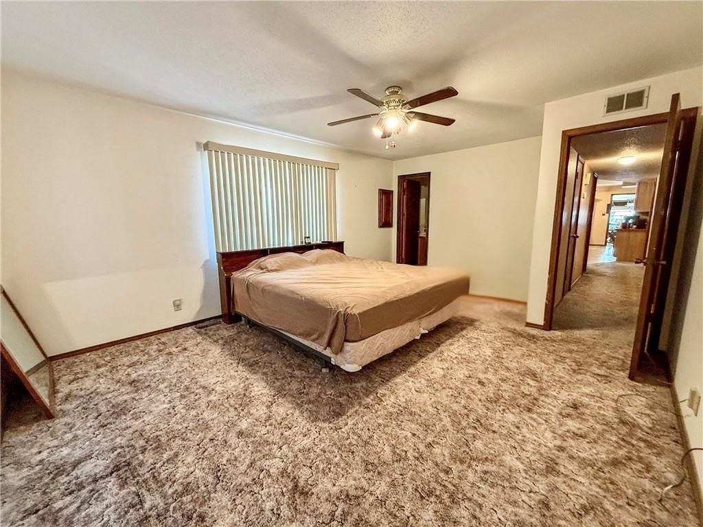 205 S Traster Street — photo 11