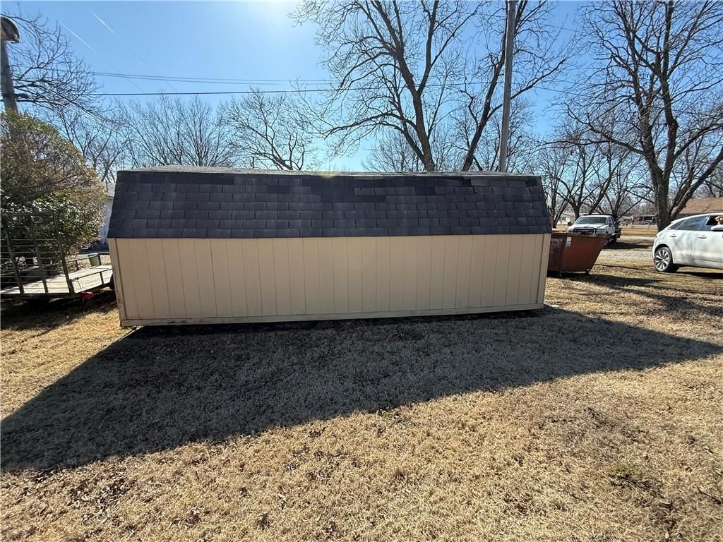 205 S Traster Street — photo 30