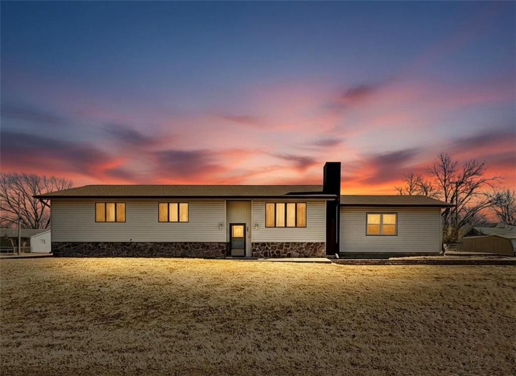 205 S Traster Street — photo 31