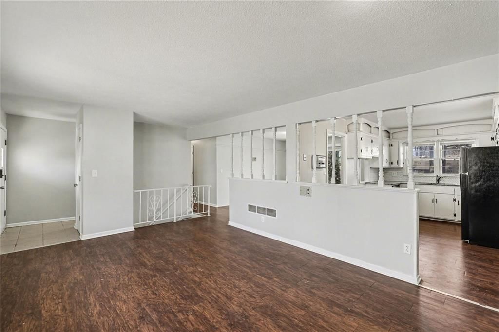 8806 Ford Avenue — photo 4