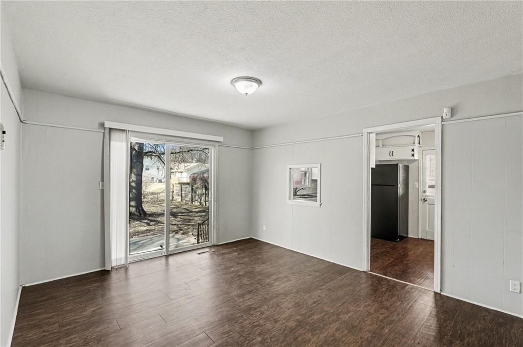 8806 Ford Avenue — photo 5
