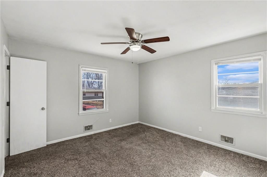 8806 Ford Avenue — photo 9