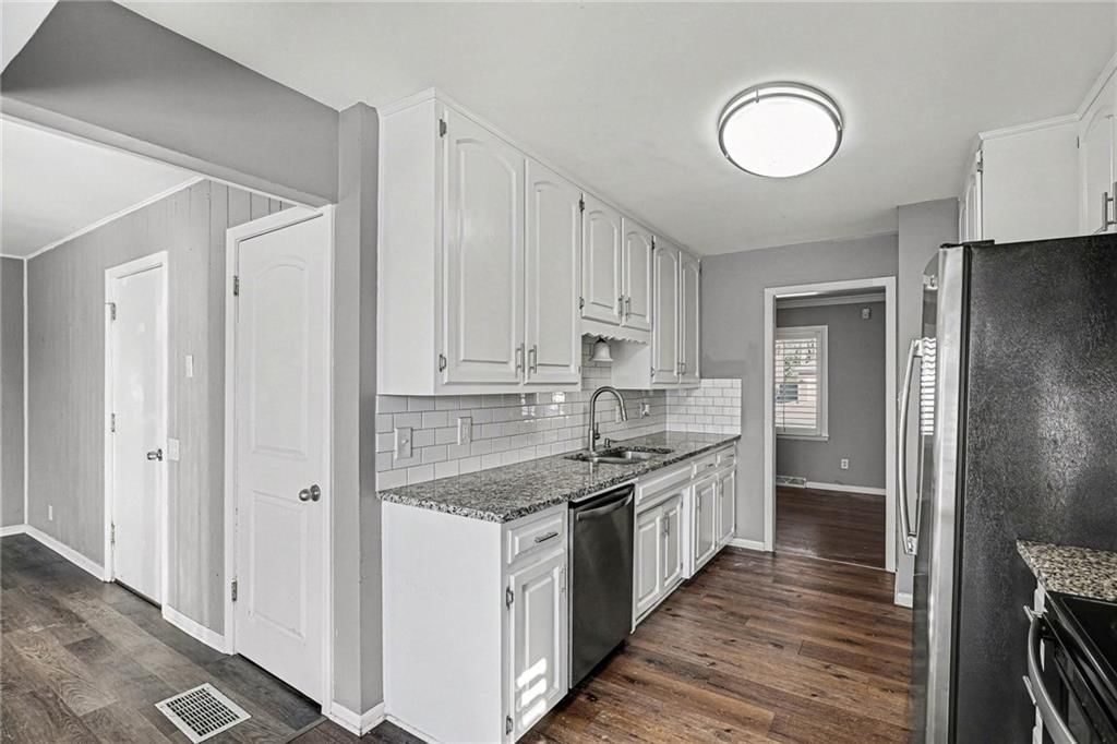 8002 Evanston Avenue — photo 15